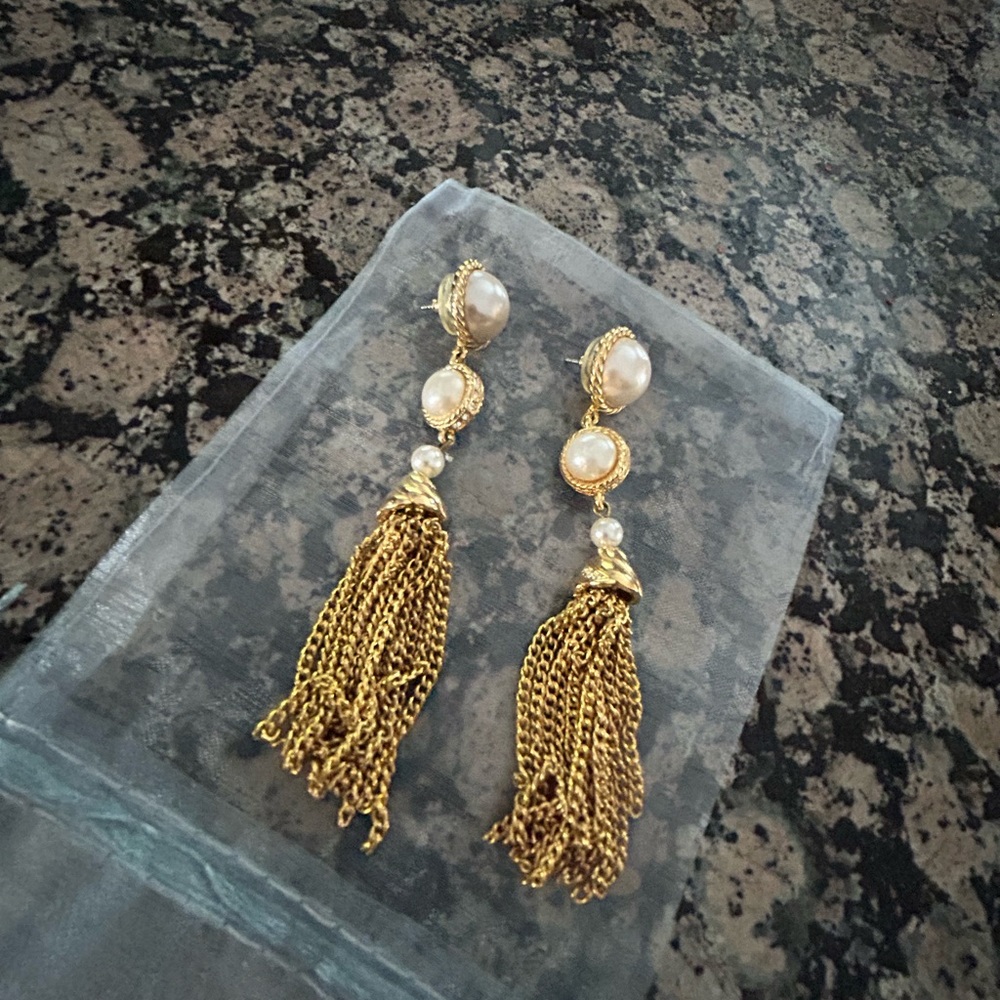 Ladies dangle earrings, for a dressy event
